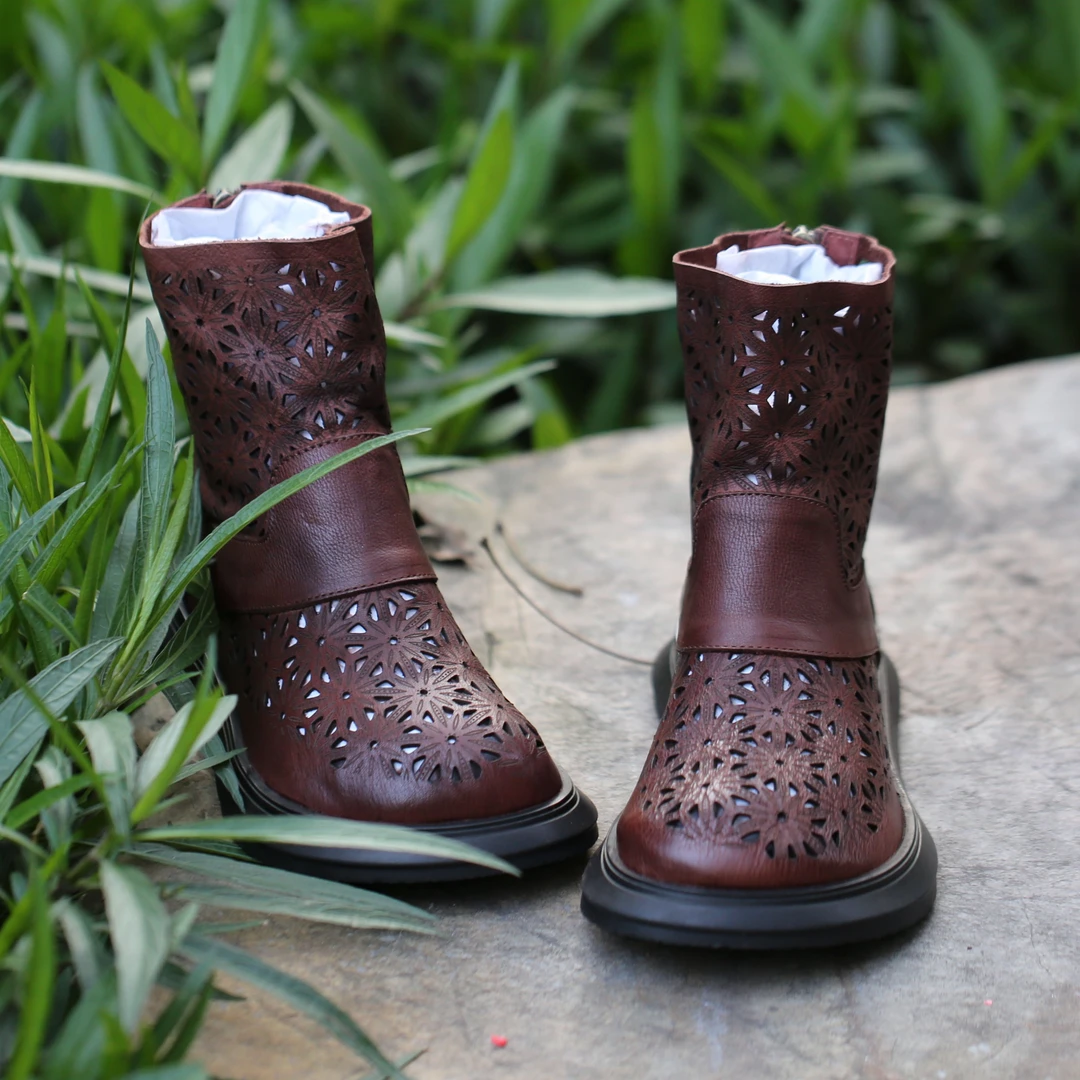 广州复古头层牛皮太阳花镂空短靴女2813-12