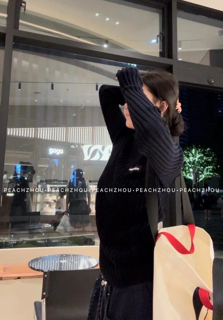 『PEACHZHOU』字母徽标罗纹宽松圆领针织衫休闲百搭毛衣通勤上衣女