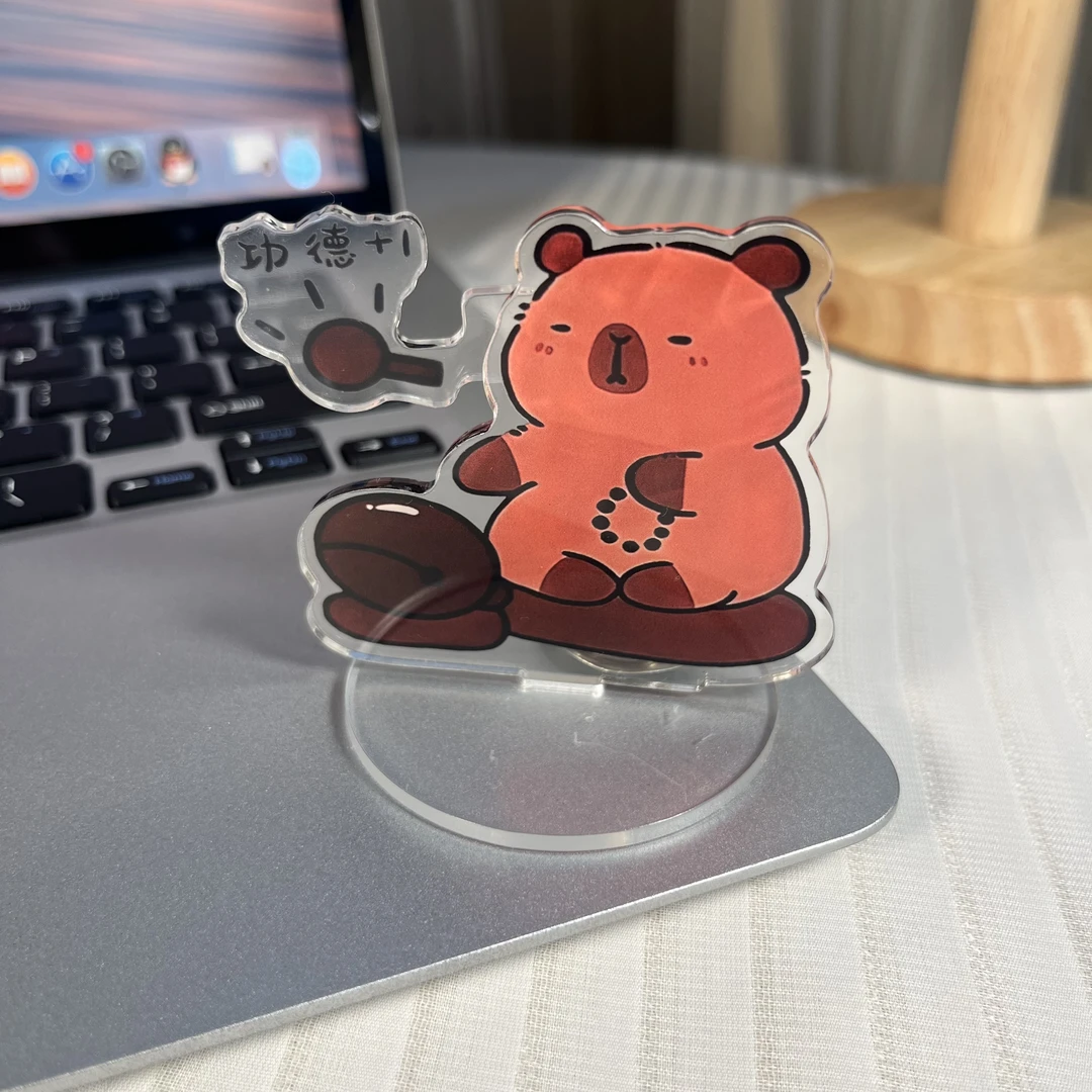 卡皮巴拉敲木鱼立牌摆件创意立牌摆件办公室摆件摸鱼摆件