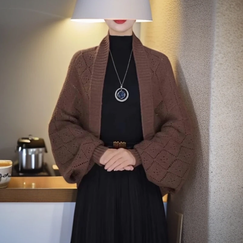 2024秋冬新款复古针织休闲菱格镂空保暖披肩百搭时尚气质开衫外搭