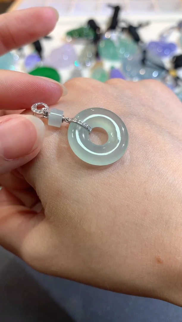 【闪购商品】翡翠吊坠(不含链)18K金镶嵌A567|3800