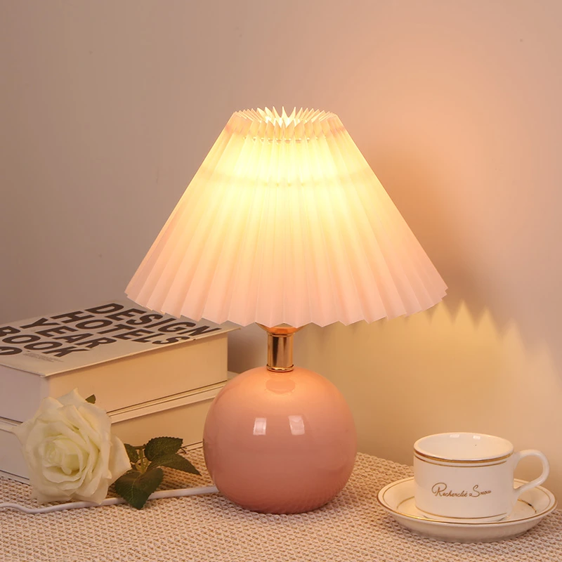 台灯百褶少女卧室小夜灯北欧网红ins装饰陶瓷氛围感床头灯可爱