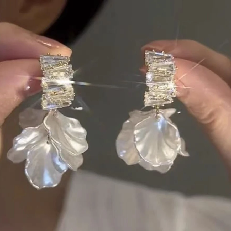 合金耳饰 超仙气质法式耳饰小众设计轻奢高级感精致百搭耳钉耳环