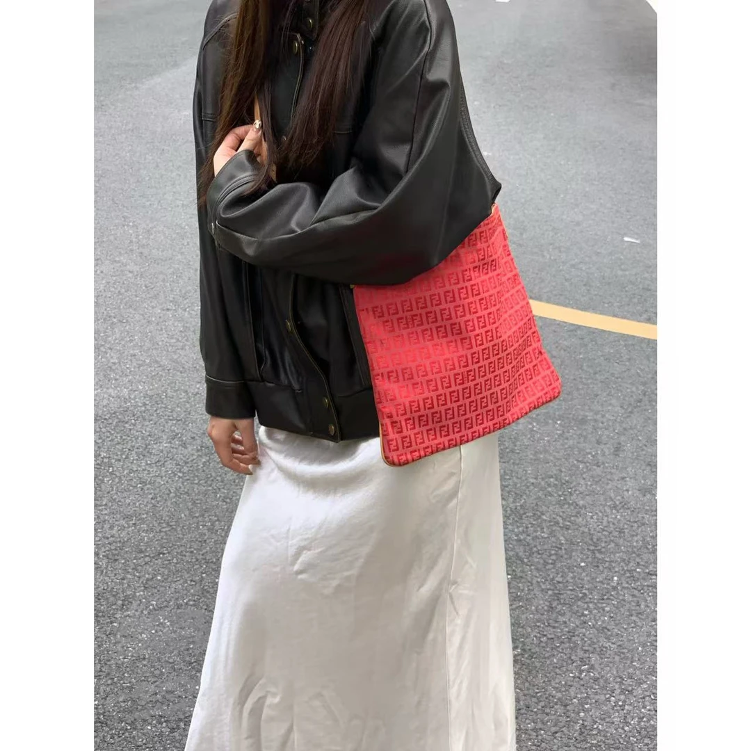 95新 FENDI/芬迪 肥肥中古/斜跨包