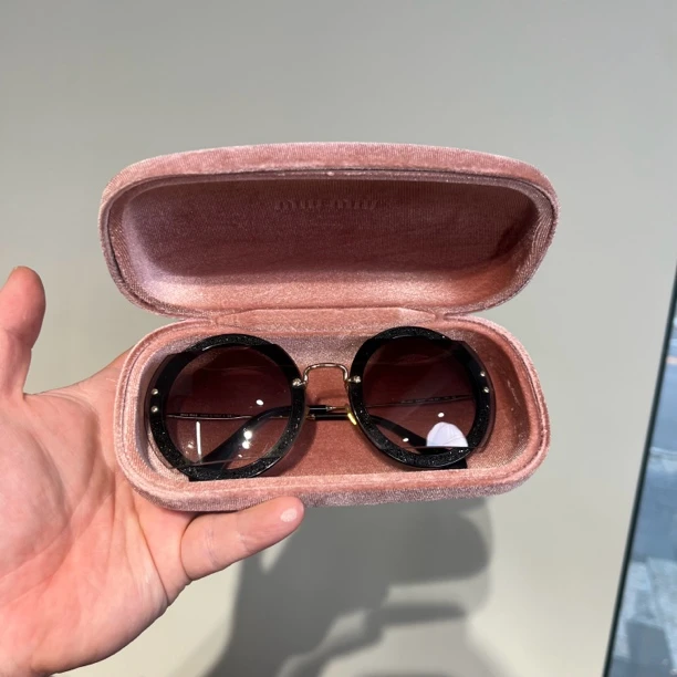 95新 MIU MIU/缪缪 Miu Miu太阳镜