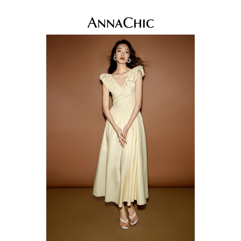 ANNACHIC米黄色连衣裙女夏季新款法式收腰显瘦V领露背长款大摆裙