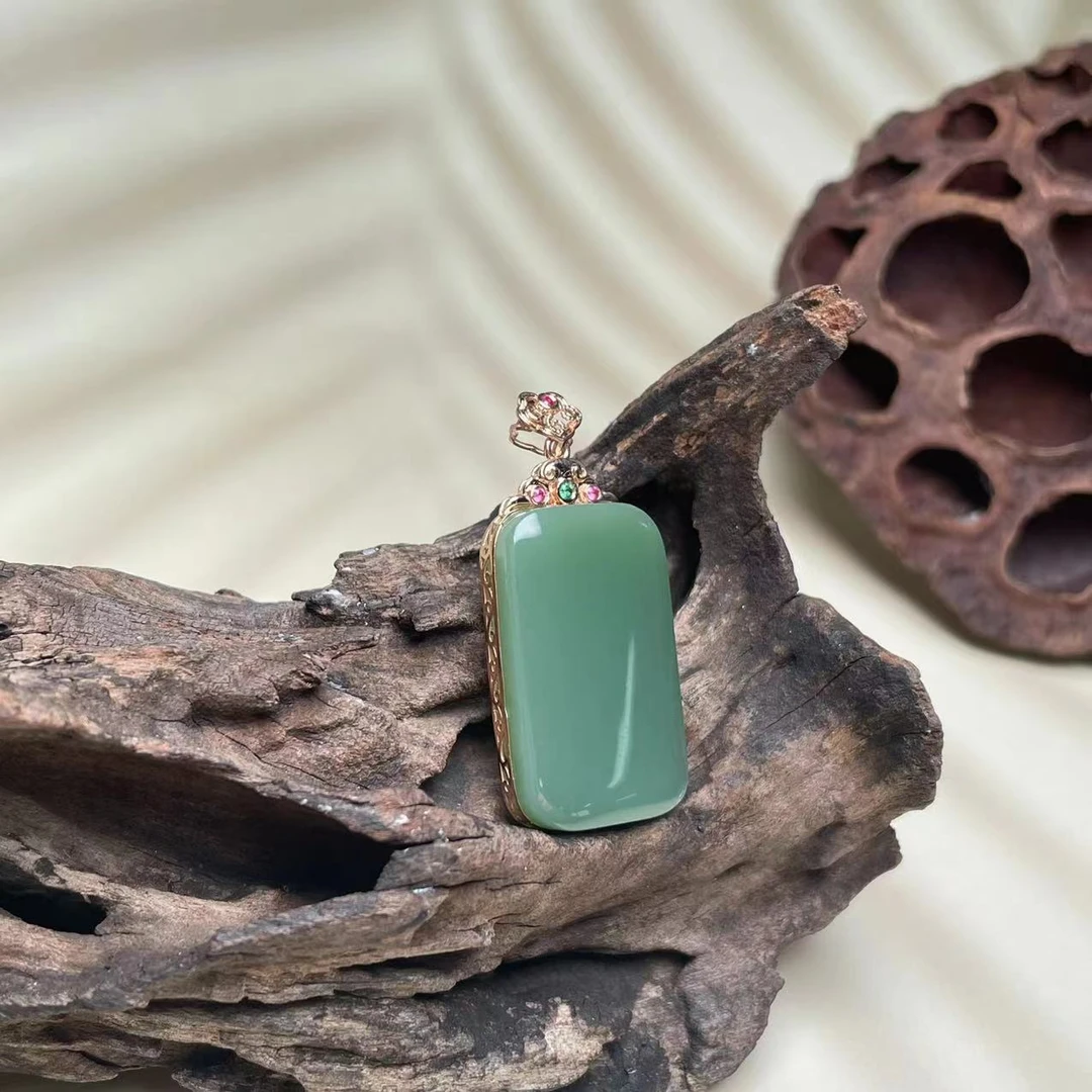 菲菲珠宝好*18K碧玉吊坠