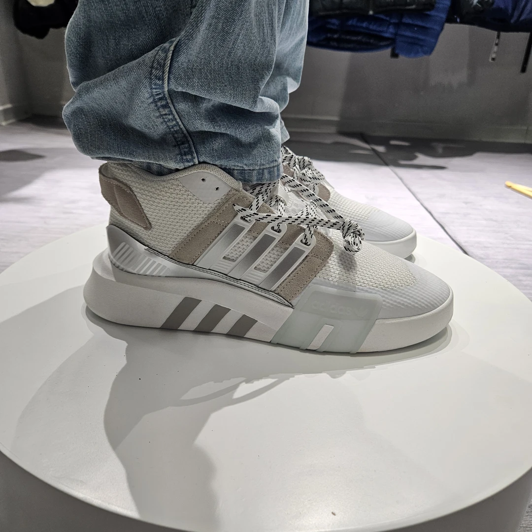 adidas/阿迪达斯EQT 男女同款白色减震运动休闲鞋透气 FW4258