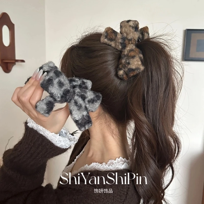 毛绒绒豹纹蝴蝶结丸子头抓夹秋冬新款半扎发固定夹后脑勺抓夹
