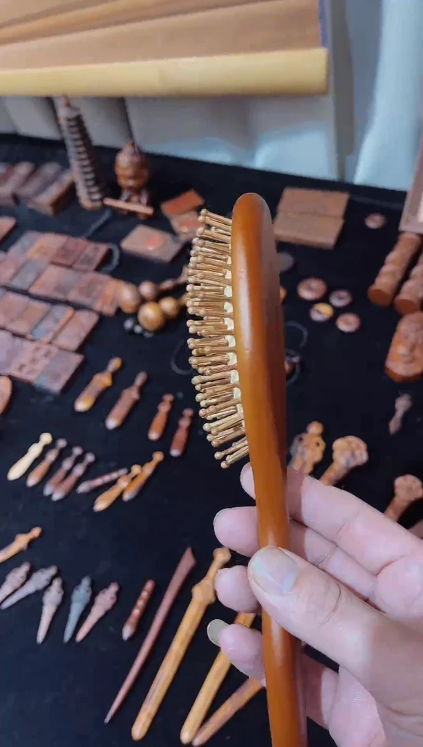 【闪购商品】木桃木气垫梳包邮随机发货