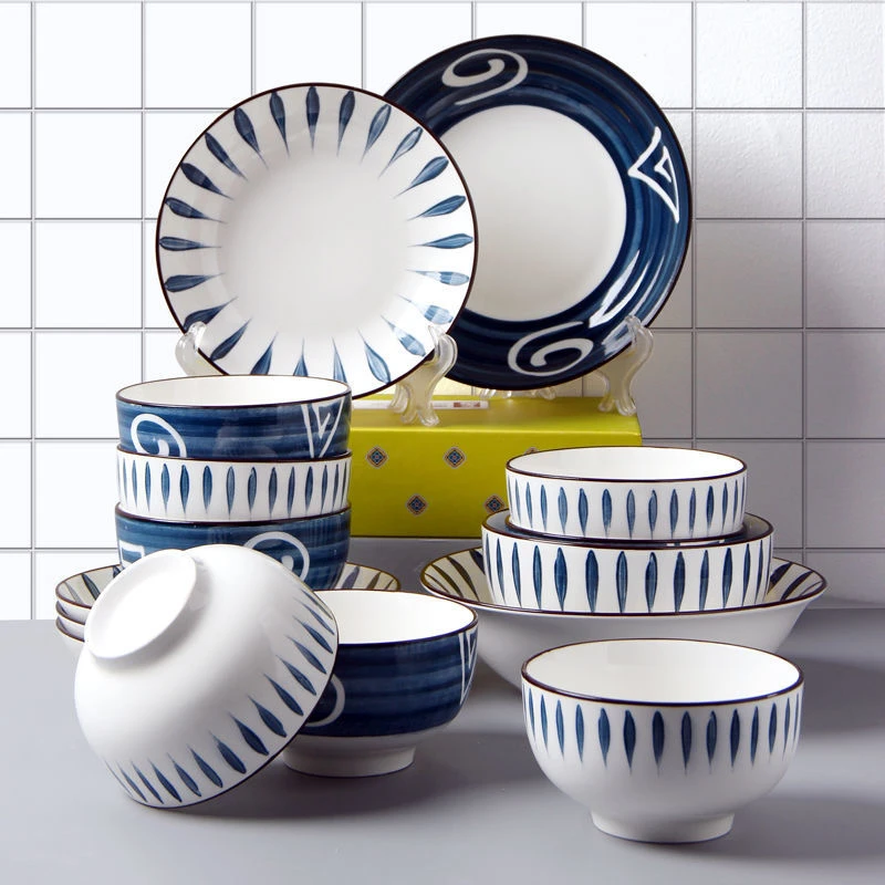 家用2-4人用碗碟套装 日式饭碗创意个性陶瓷餐具套装学生碗盘组合