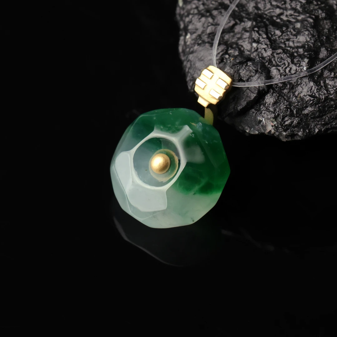 王朝阳翠语《拾光》糯冰晴飘绿平安扣  轻奢极简天然A货翡翠