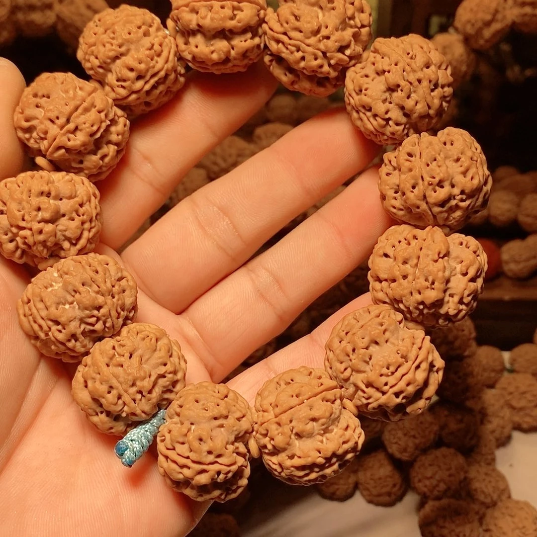 金刚菩提手串?**?1。