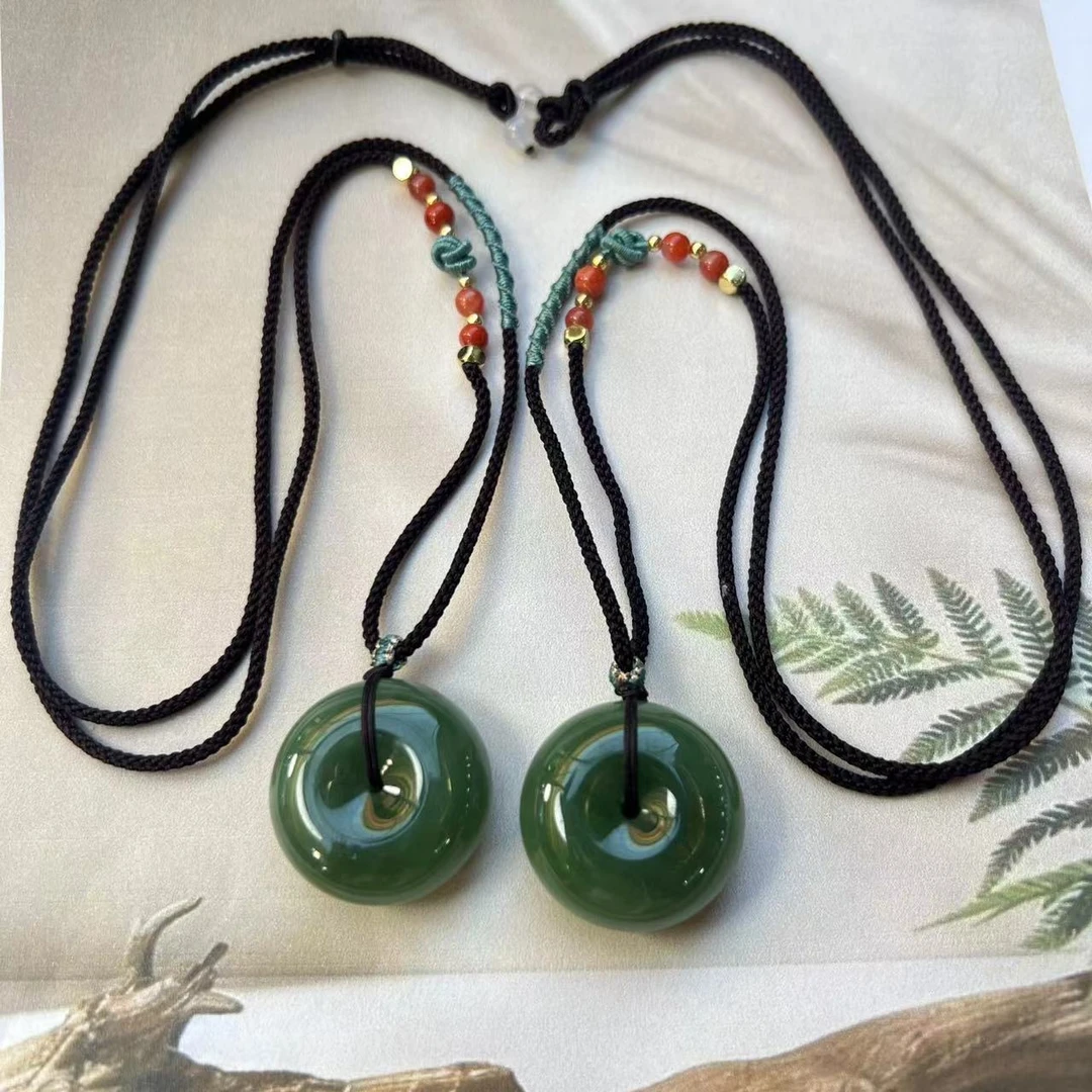 【小宝珠宝】15 T81726-和田玉吊坠-多样性发一件-23x12mm