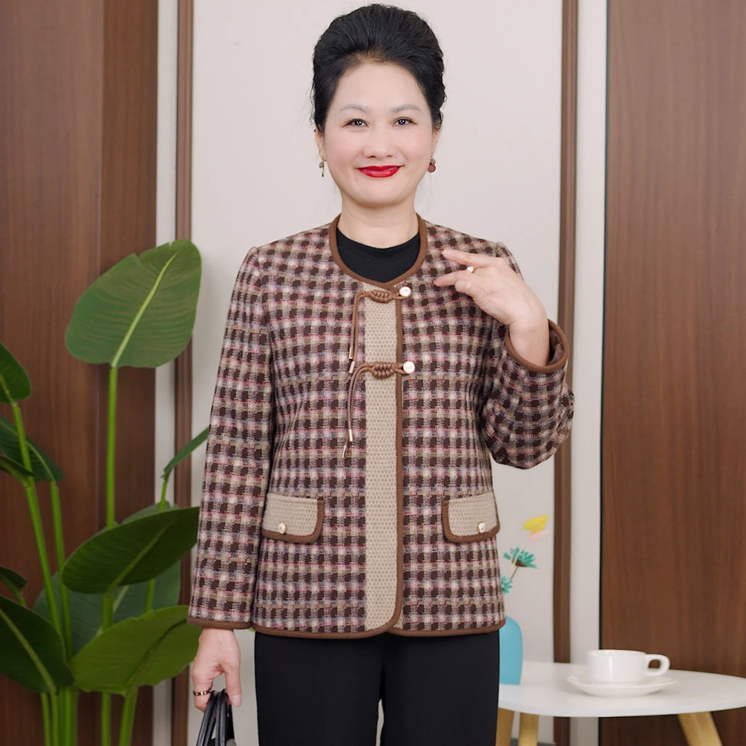 妈妈装外套连帽秋季新款休闲大码奶奶上衣中老年女装