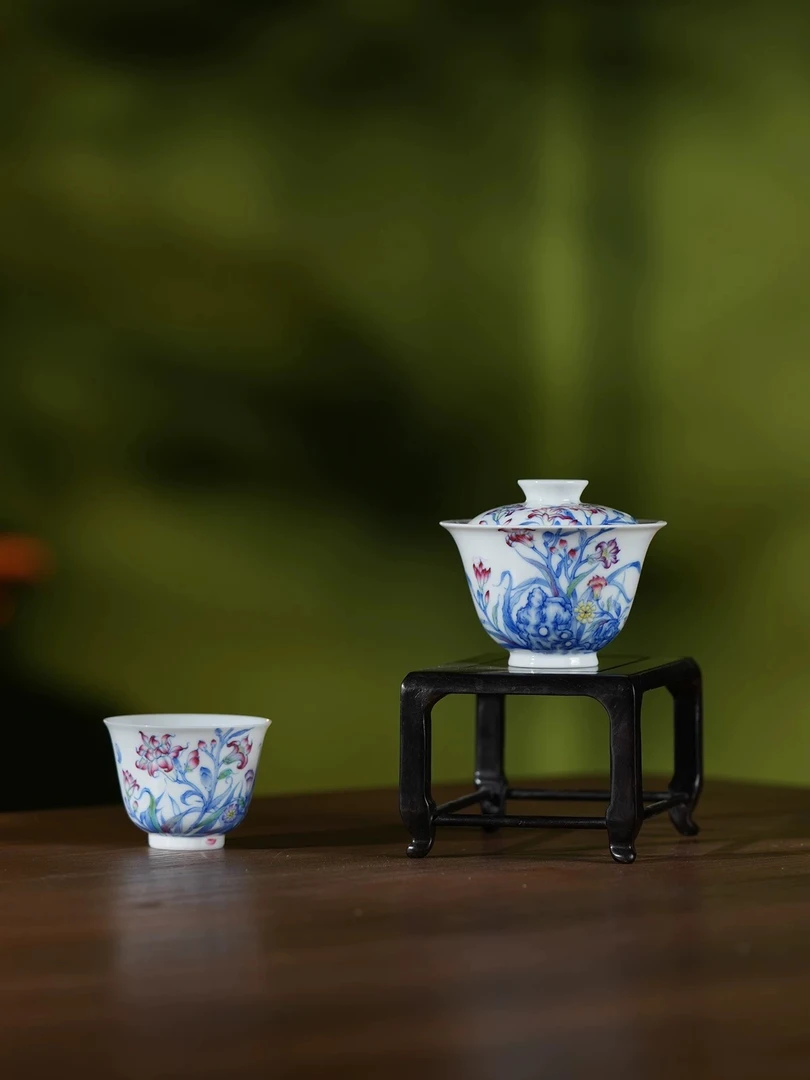 赋春寻隐青花斗彩宣韵流芳（宣草花）花神杯  （单独盖碗价格）