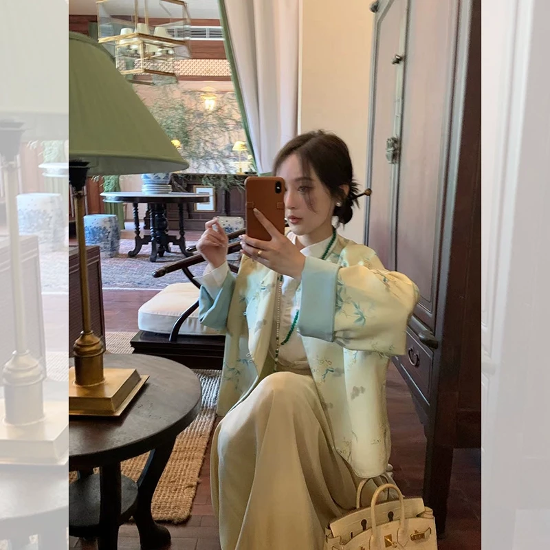 春天该有的颜色 新中式浮雕提花翻折袖国风外套 QW241018