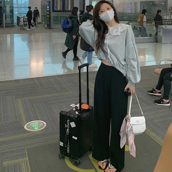 奶油蕾丝上衣薄款温柔风藏肉减龄卫衣MT211061