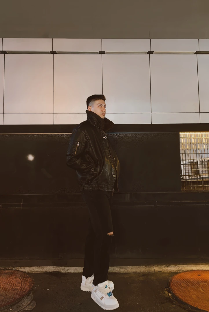 美式风格经典男士皮夹克