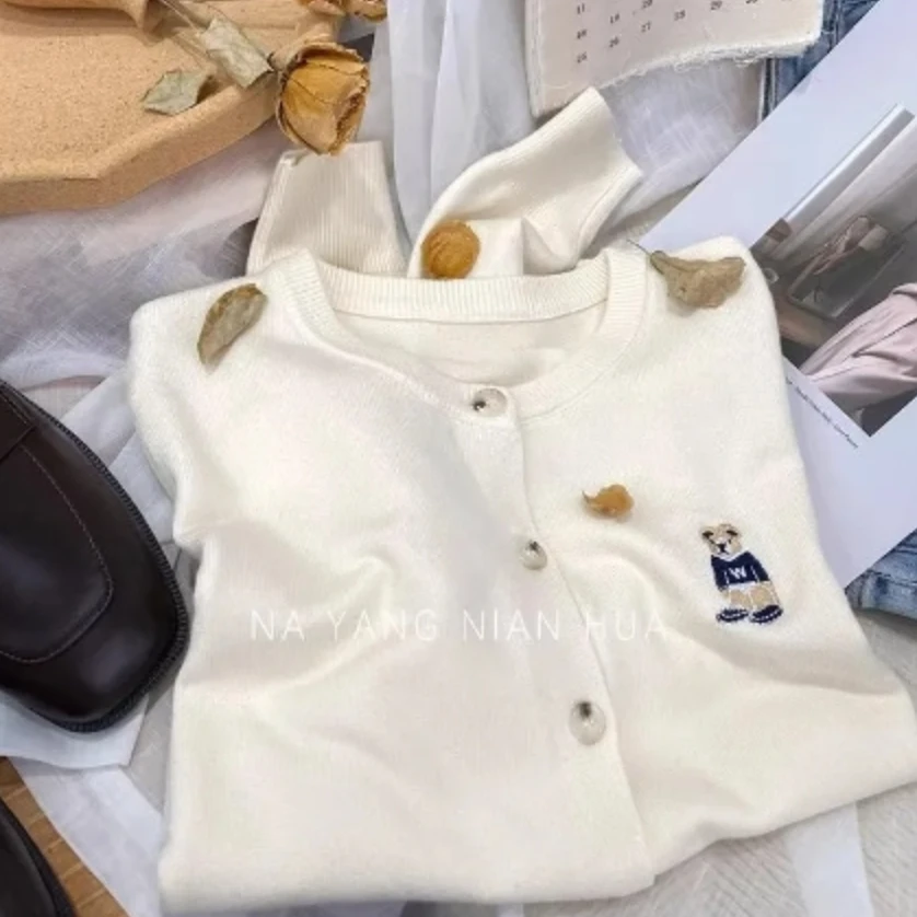 D小熊刺绣圆领防风衣服百搭长袖纯色71695  通