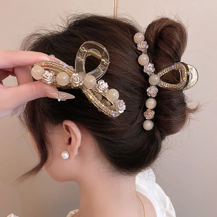 优雅小香风山茶花珠珠抓夹大号发量多女后脑勺高端盘发鲨鱼夹发夹