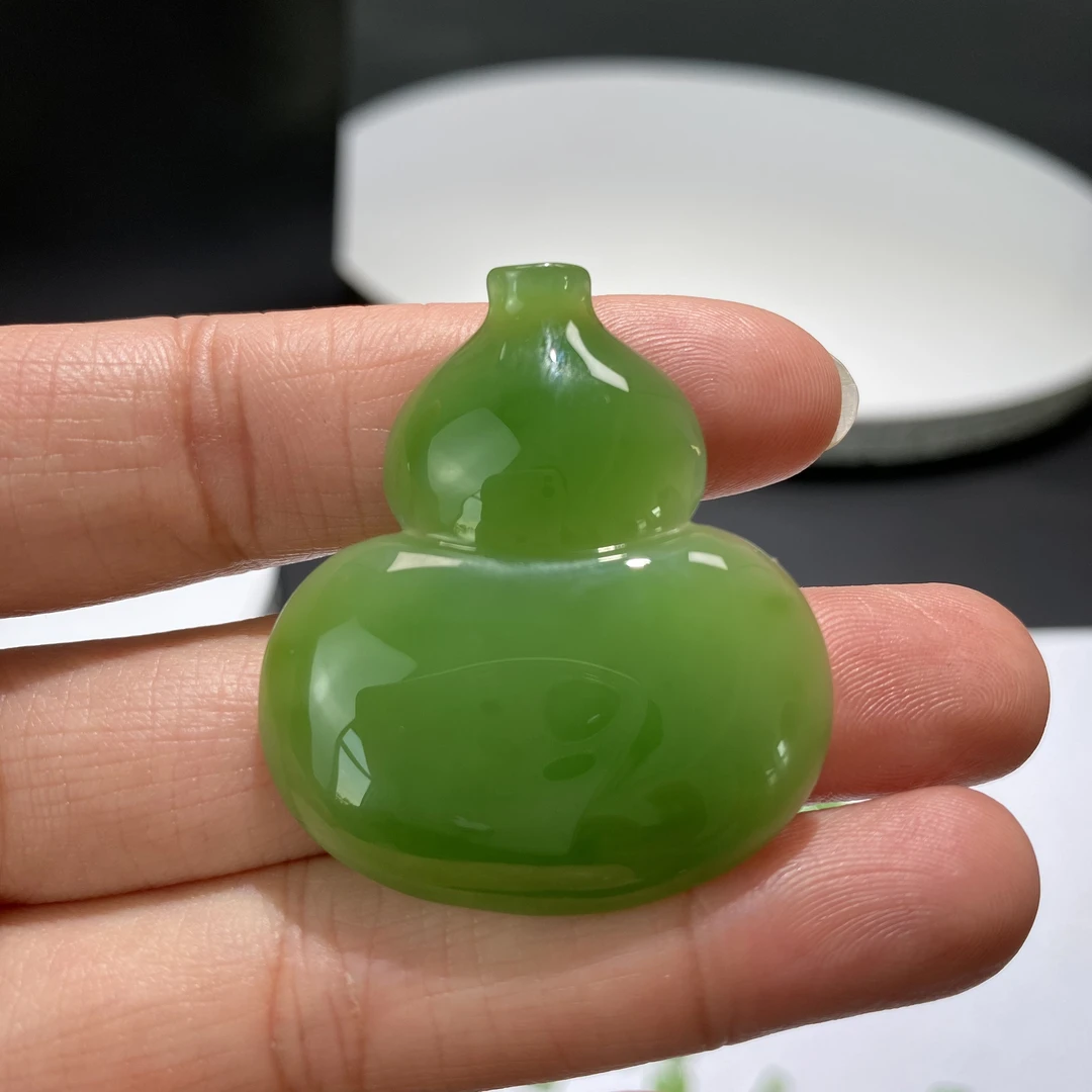 和田玉碧玉苹果绿绿色大葫芦吊坠