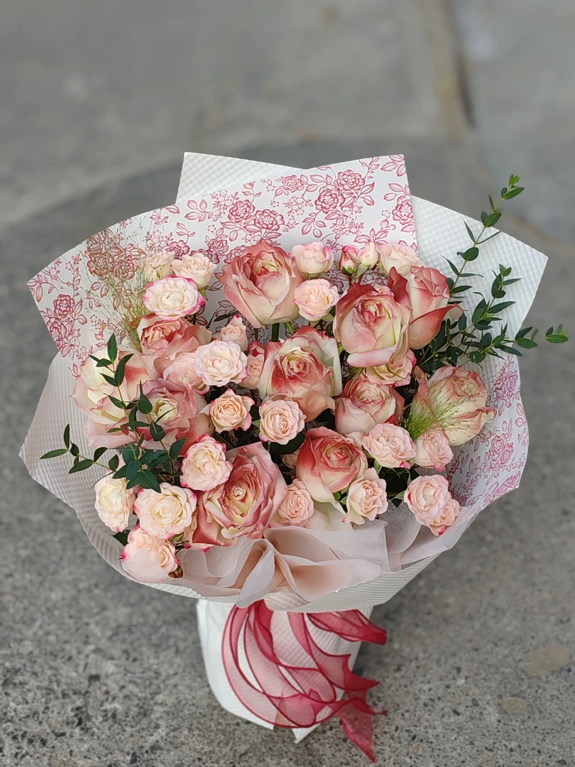 复古红花束（11玫瑰+折射）