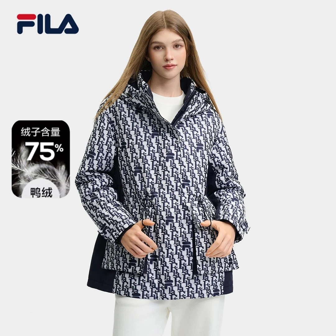 FILA斐乐女款中长款满印高级感保暖收腰厚羽绒服F11W448903F