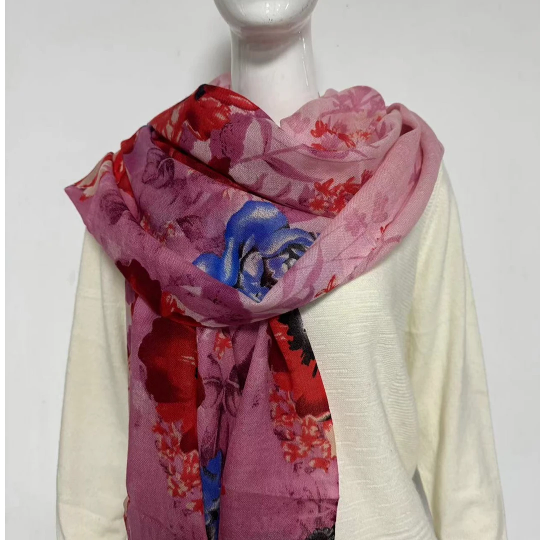 丝光毛印花春秋新精纺柔软时尚花色围巾披肩