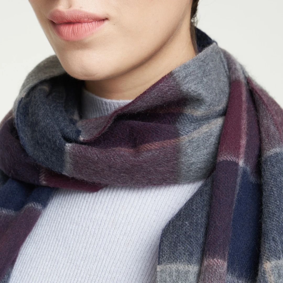 [直播间链接]春秋百搭女士情侣红色羊绒时尚新款围巾披肩