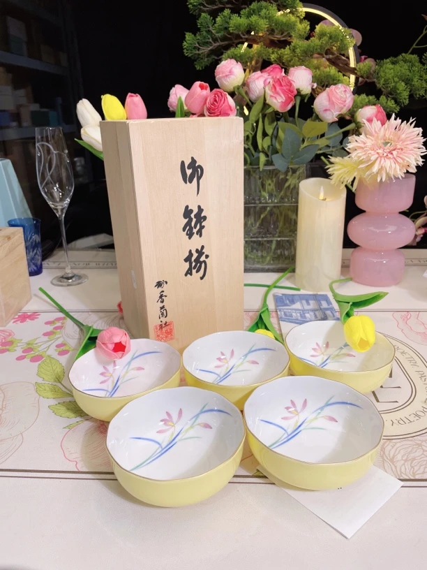 日本皇室御用香兰社黄釉碗五客点心碗 黄釉粉色兰花手绘描金