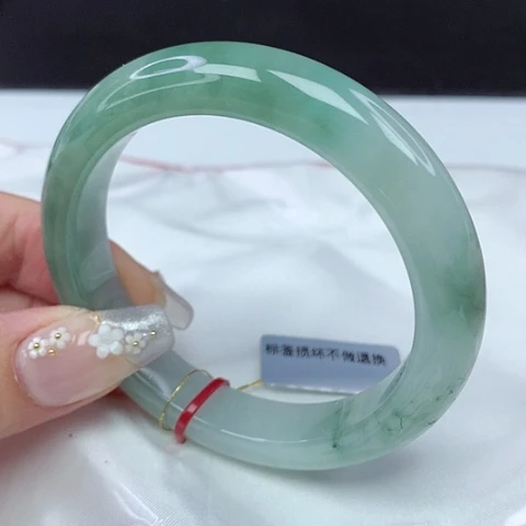 翡翠手镯未镶嵌56圈3333