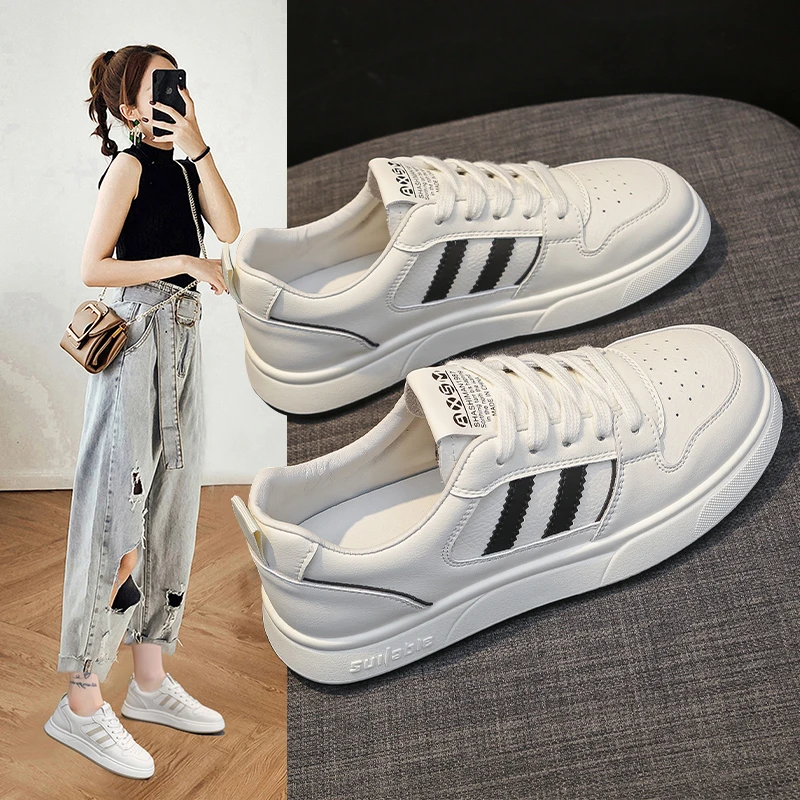 2024秋季新款平底板鞋女百搭学生休闲小白鞋ins韩版网红女生白鞋