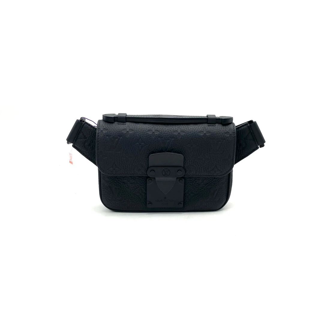 99新 LouisVuitton/路易威登 黑色压花s Lock胸腰包 尺寸21/15