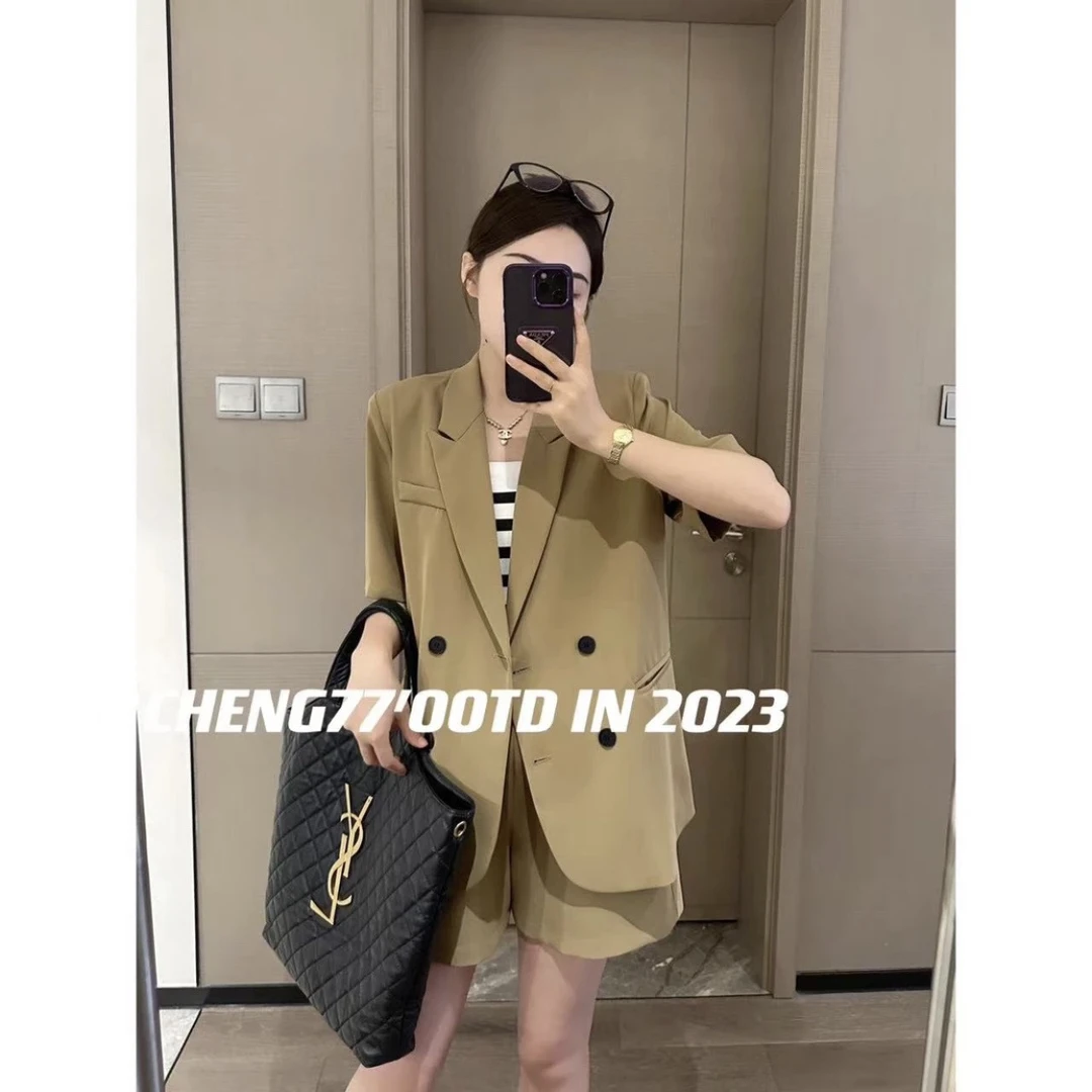 【拍一发二】高级感夏季薄款套装2025流行短袖冰感西装上衣+短裤