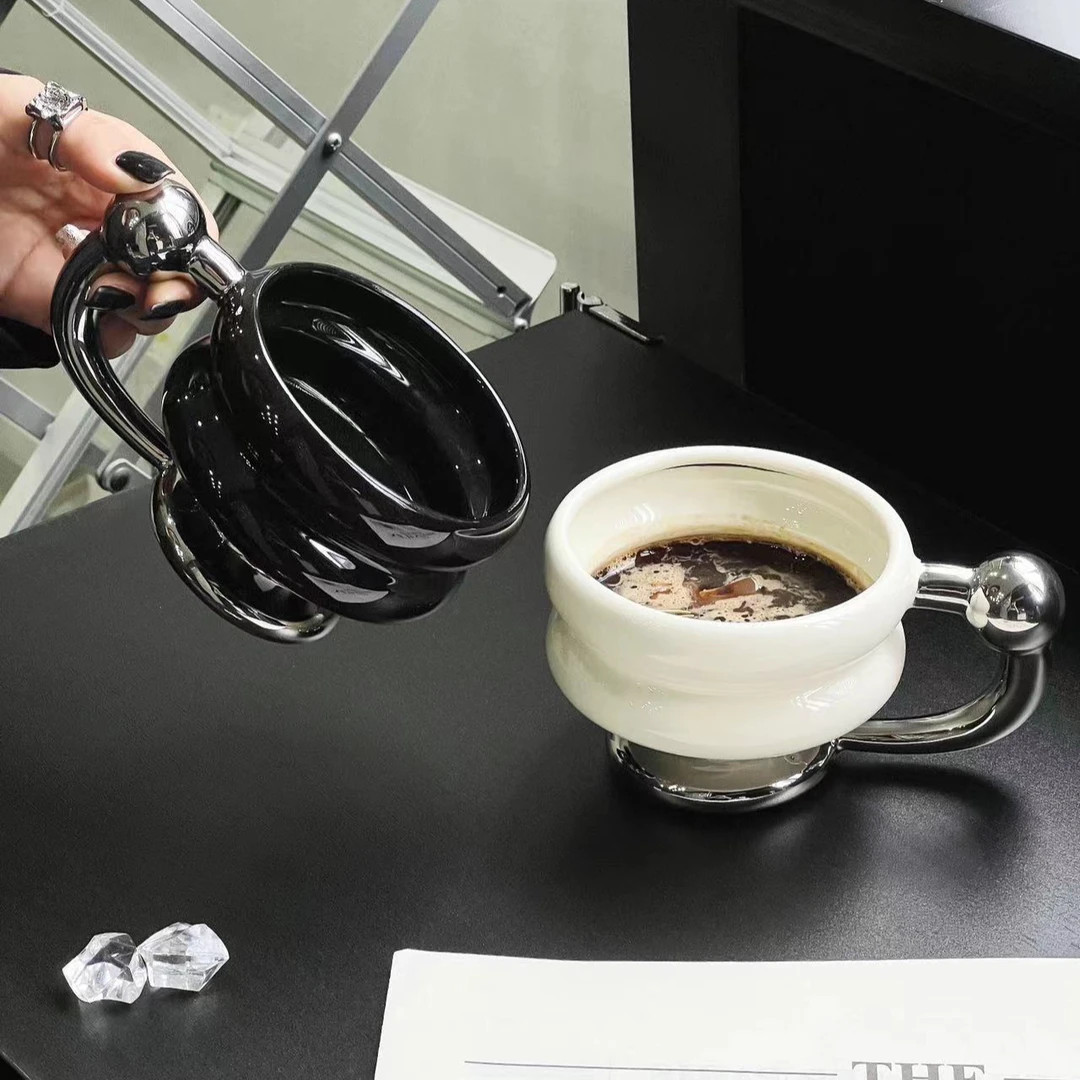简约原创小众铃铛提手杯陶瓷咖啡杯高级感马克杯创意情侣复古