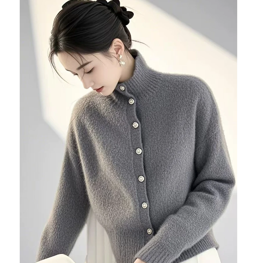 今年流行爆款小众不撞款上衣高级感韩系慵懒风灰色高领针织开衫冬