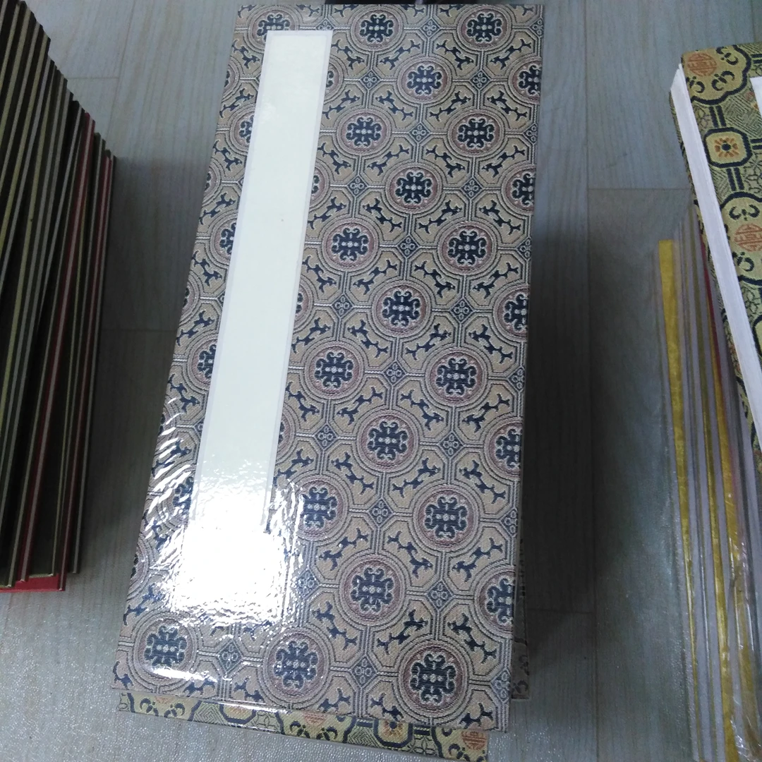 品1338：14*30锦面生宣册页12折24页