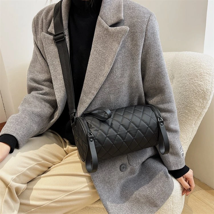 大小号超洋气圆桶包枕包单肩斜挎手提包时尚休闲百搭女包5501