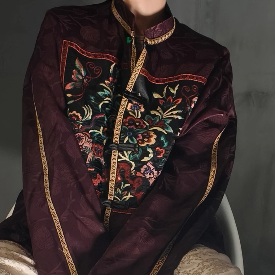 渐变丁达尔风复古文艺缎面提花刺绣盘扣立领外套 3352