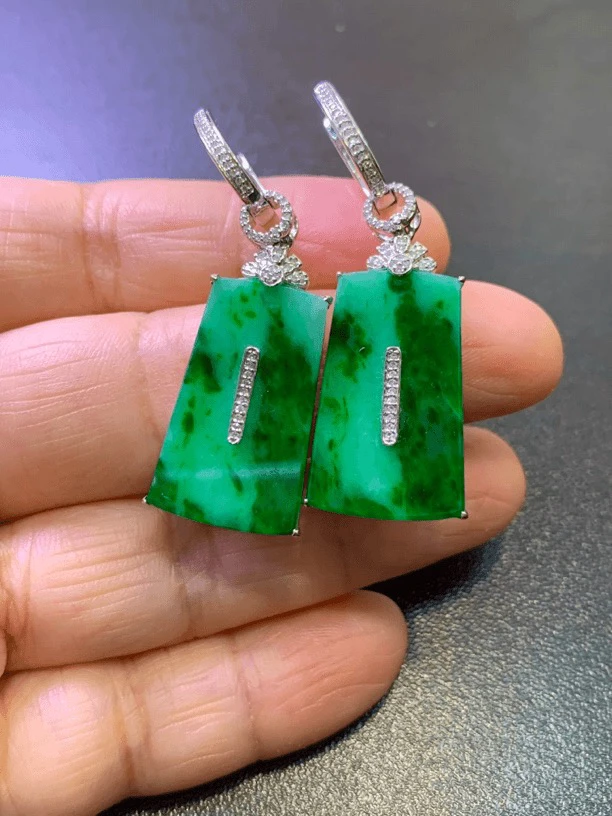天然翡翠A货辣绿方糖耳坠18K金伴钻镶嵌佩戴时尚复古百搭精美气质