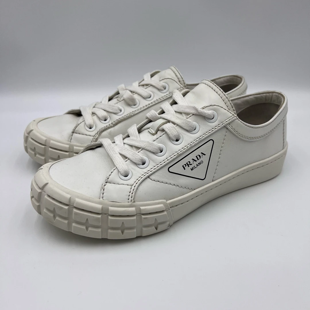 95新 Prada/普拉达 41码/圆头皮革板鞋/9435459