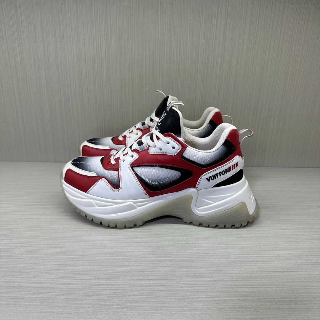 95新 LouisVuitton/路易威登 41码/白红老爹鞋/8152153