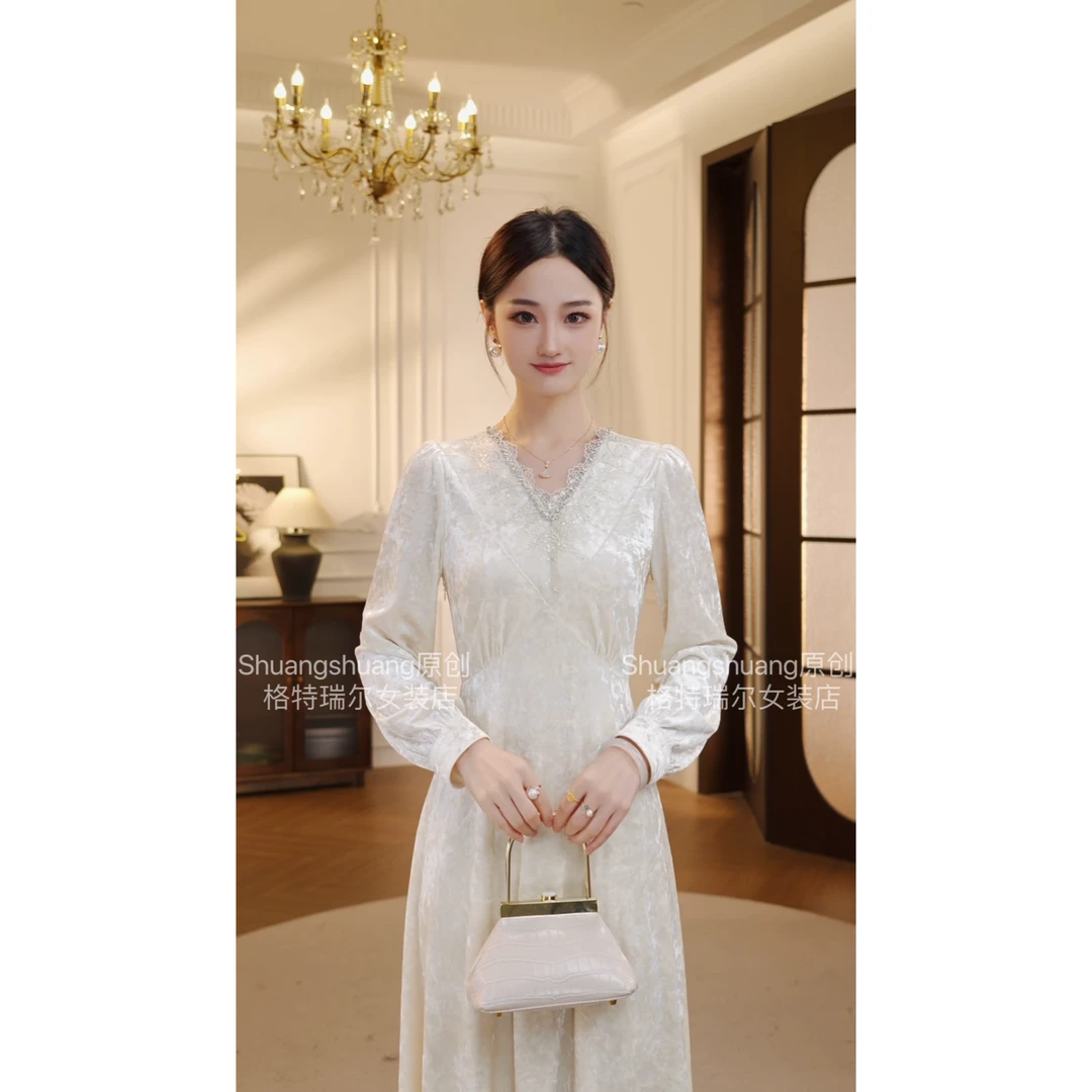 【双双&GERTCOREL】云去无声 秋冬气质显瘦收腰连衣裙 XJ244L1017