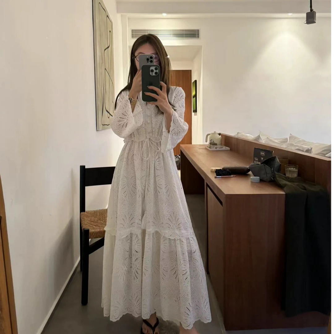 【ASHLEYASS】 “莫奈花园”V领度假风刺绣喇叭袖连衣裙LSQ240875C