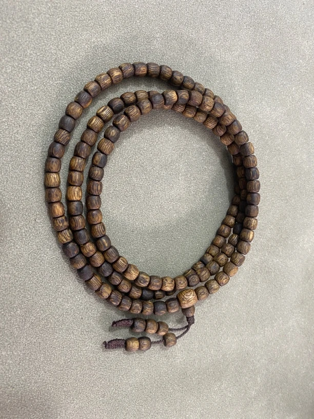 1752485棋楠沉香99沉老形珠多圈，多样性发一