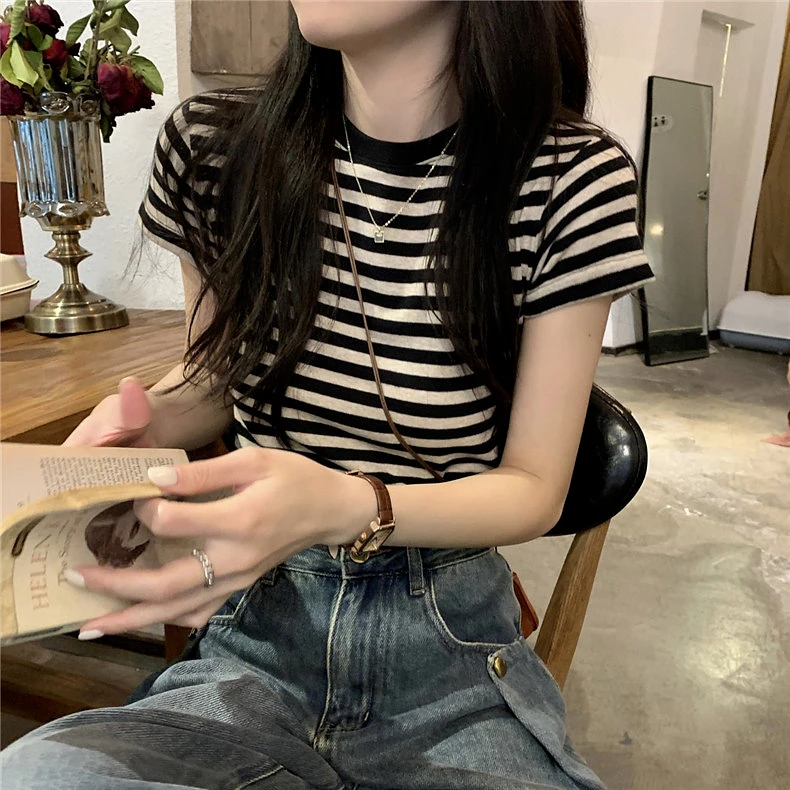 夏装2024年新款法式甜辣风内搭打底衫正肩t恤女条纹短袖短款上衣