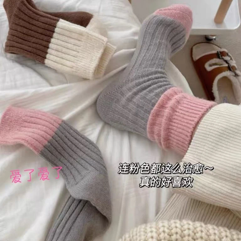 集美们!新品撞色拼接特色袜确定是你拒绝不了的秋冬袜子特色百搭