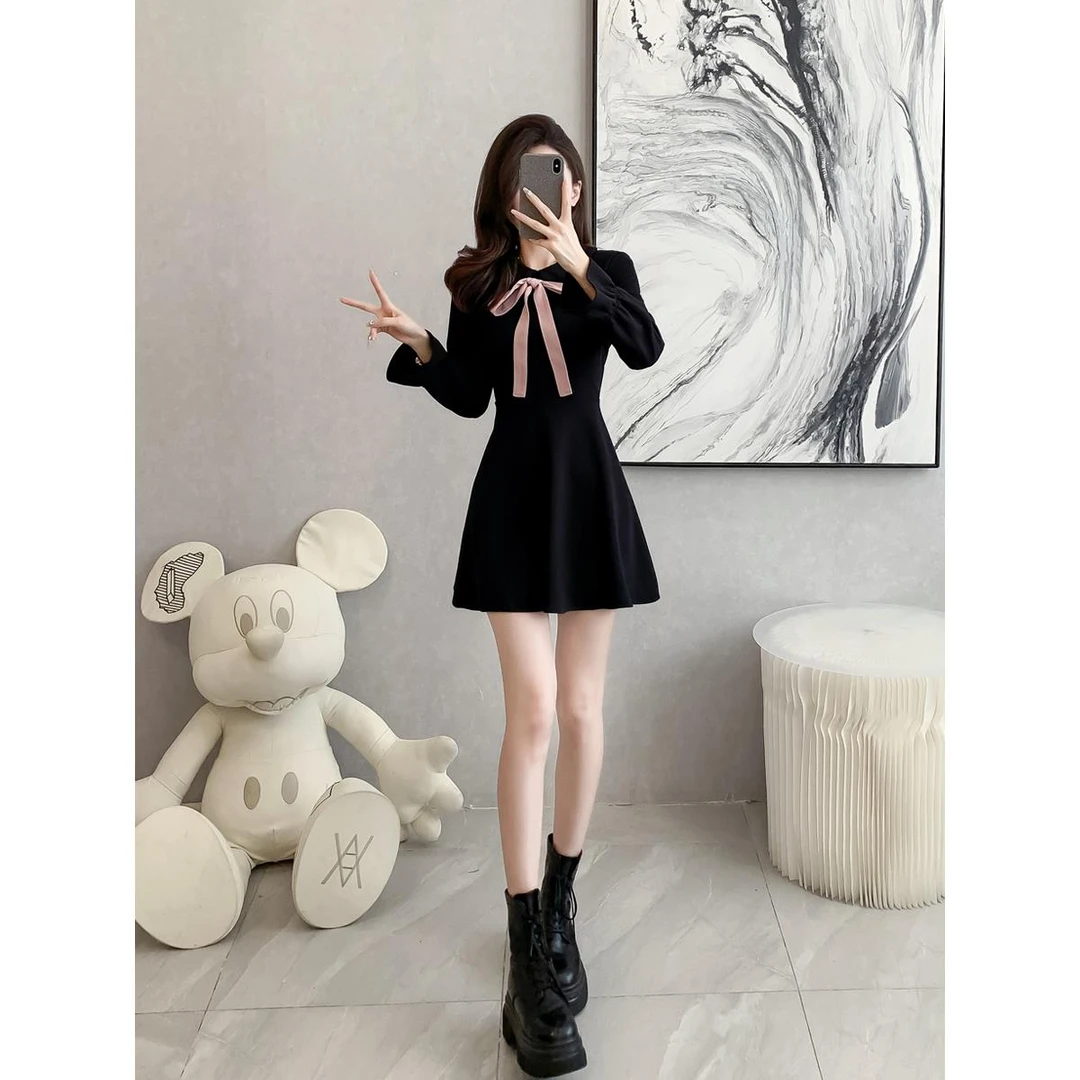 法式赫本风小黑裙女春装新款学院风裙子黑色显瘦长袖连衣裙女