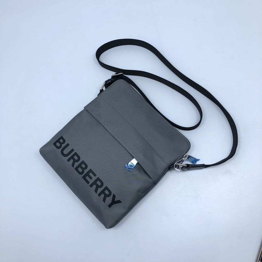 99新 BURBERRY/博柏利 灰色帆布斜挎包/3924号